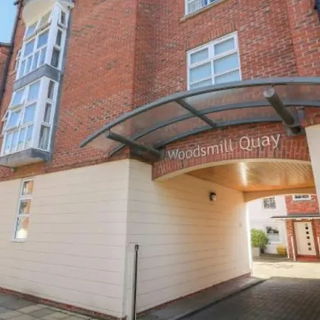 Apartamento The Riverside At Woodsmill Quay With Parking York