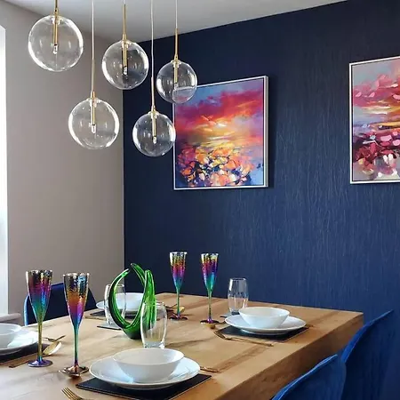 Apartamento The Riverside At Woodsmill Quay With Parking