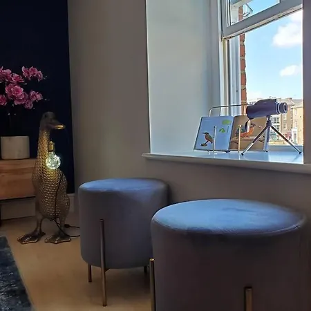 The Riverside At Woodsmill Quay With Parking *