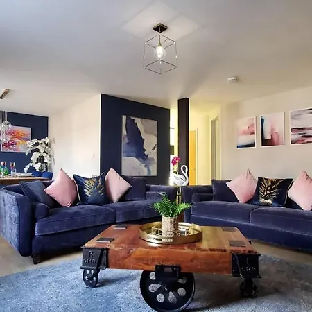 The Riverside At Woodsmill Quay With Parking York