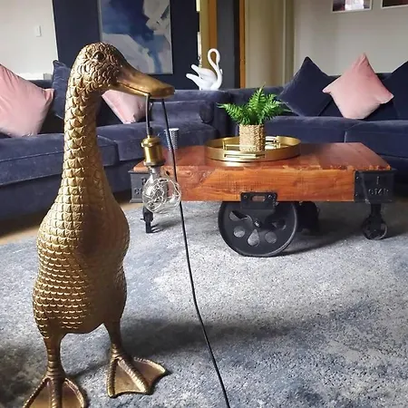 The Riverside At Woodsmill Quay With Parking