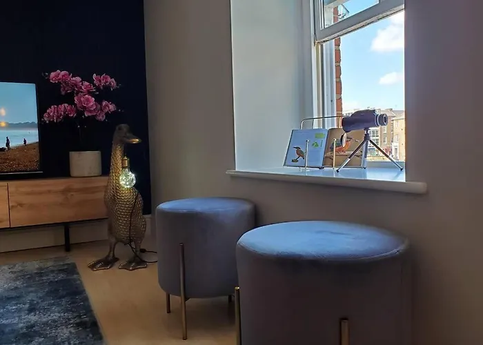 The Riverside At Woodsmill Quay With Parking *